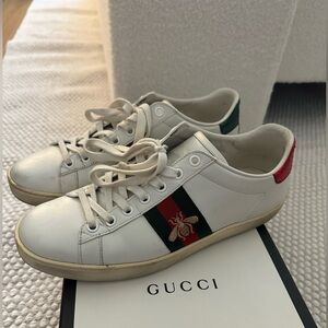 Women’s Gucci Bee Sneaker Size 38